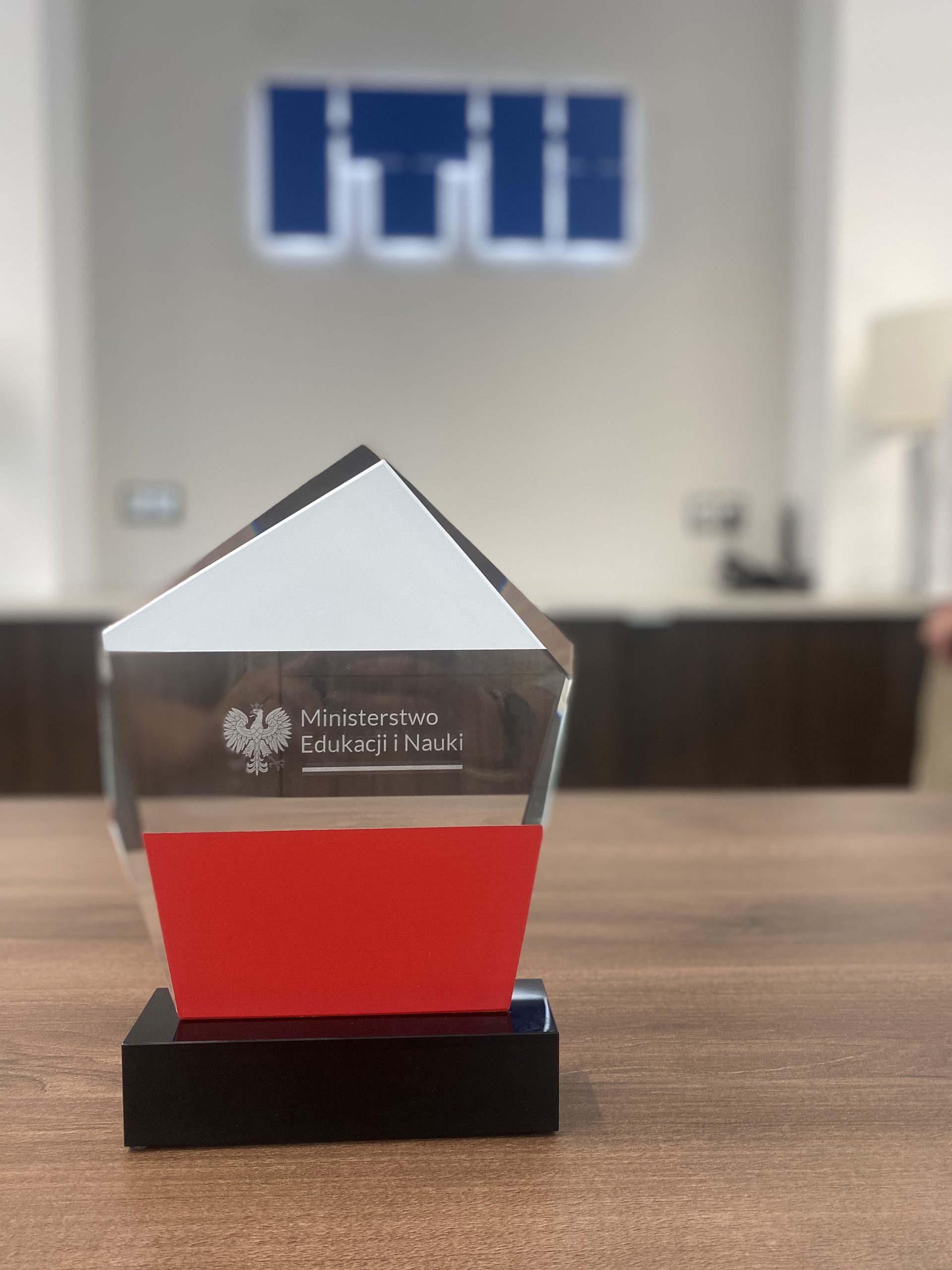 Statuetka - Ministerstwo Edukacji i Nauki